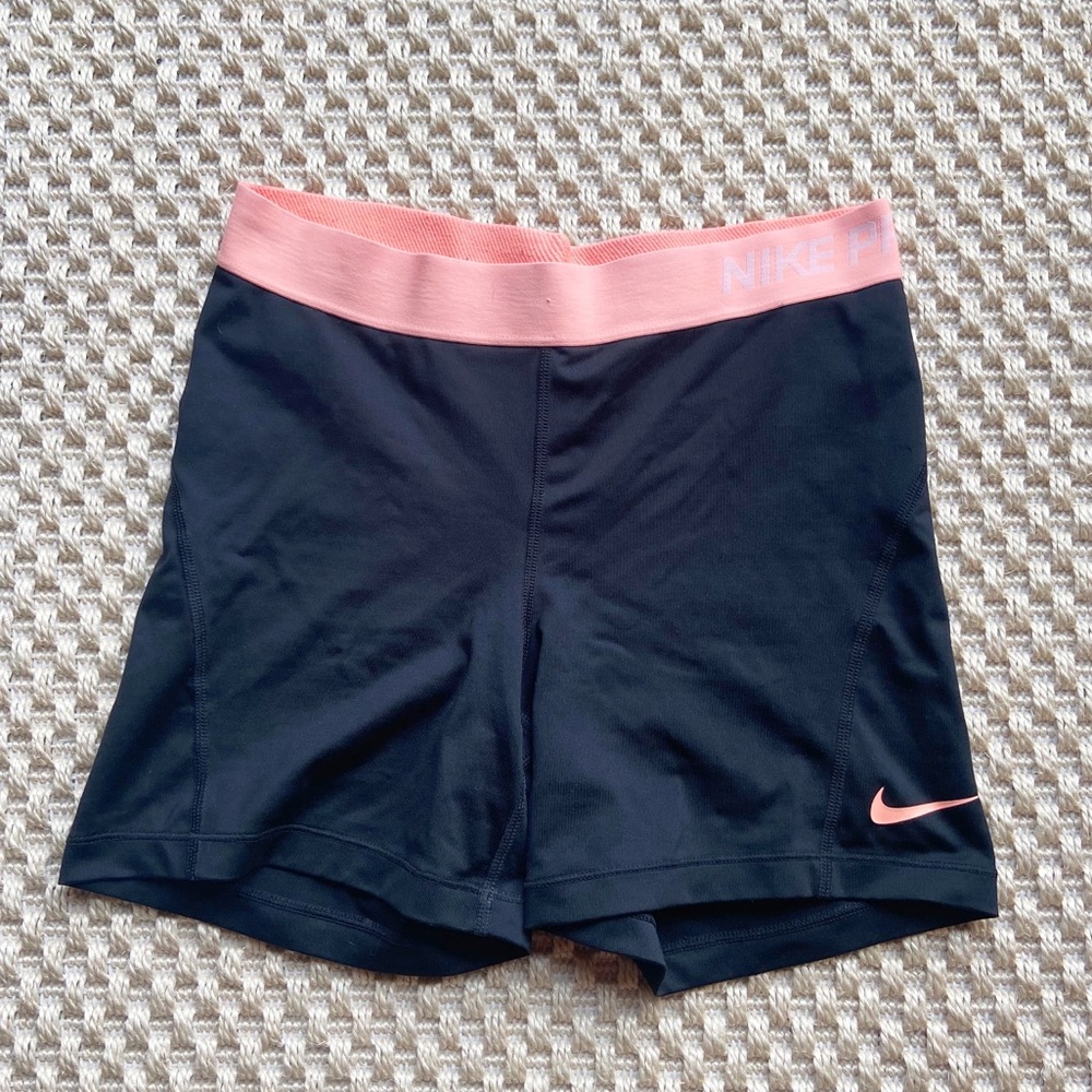 Nike Pro Dri-Fit Shorts Black Shorts Pink Band